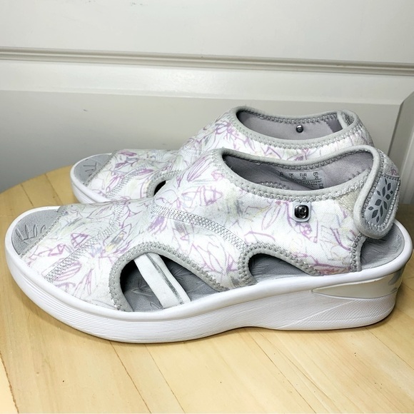 Bzees Spirit White Lilas Wedge Platform Sandals Comfort Floral Neoprene Shoes 9 - Picture 6 of 15